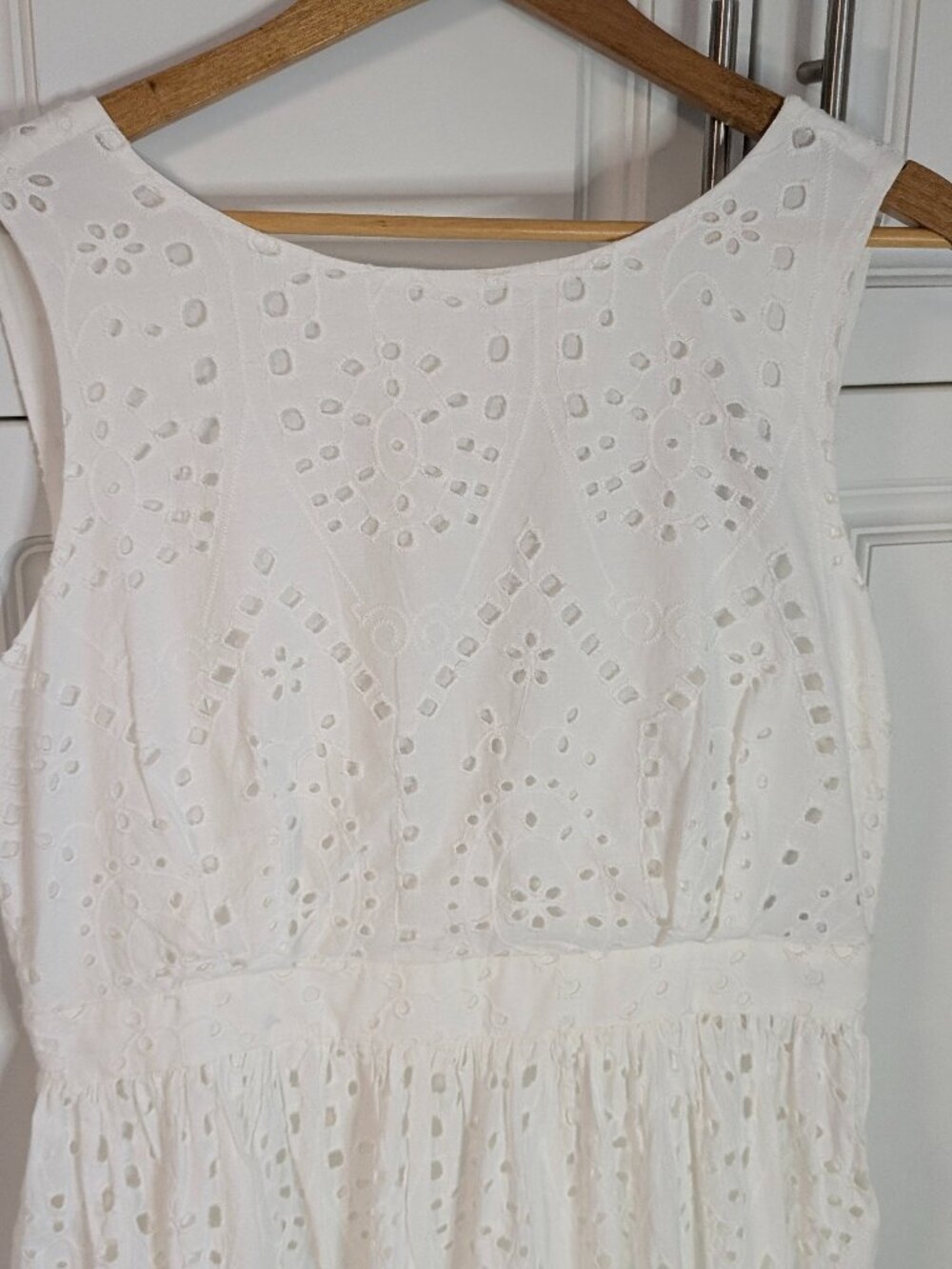 White Eyelet Cotton Maxi Dress Fit Flare Open Back Bow L Summer Boho Beach NWT - Picture 4 of 16